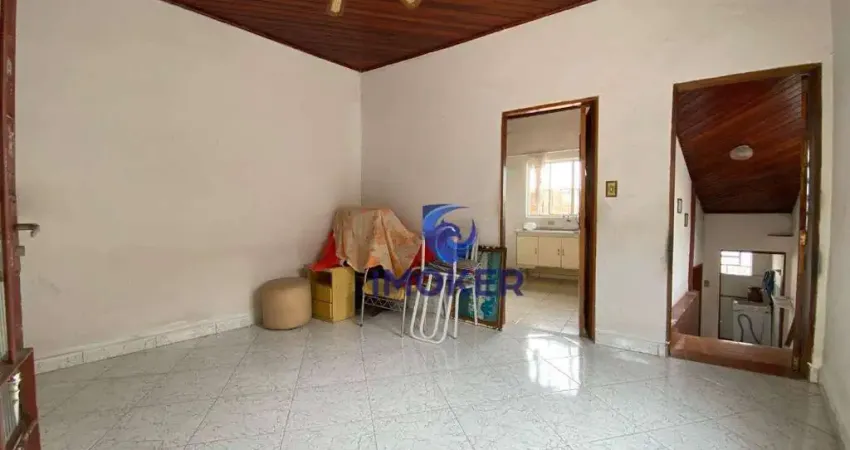 Casa no Centro de Poá/SP; 1 dormitório; 2 cozinhas; 2 salas; 1 banheiro social; 1 lavabo; área de serviço; quintal; sem vaga de garagem.