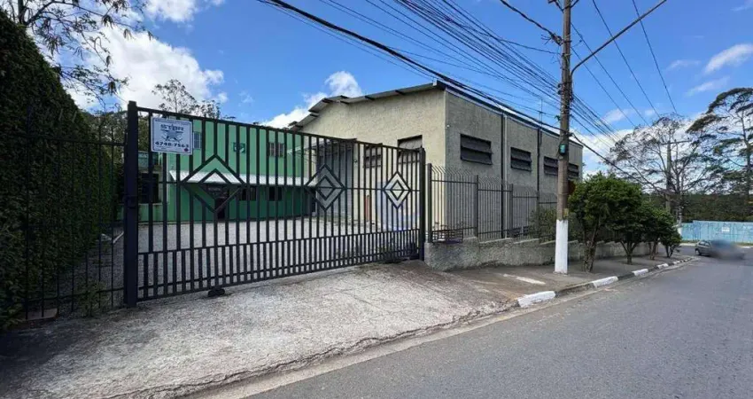 Galpão industrial em suzano/sp; 806 m² de terreno; 640 m² de vão livre; 99 kva; 2 entradas; estacionamento.