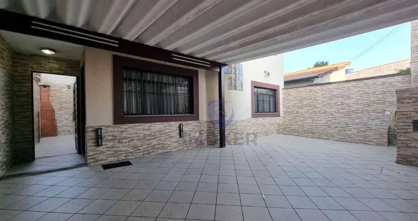 Sobrado no Jardim Imperador, Suzano/SP; 3 quartos (1 suíte com closet); 3 vagas; mobiliado