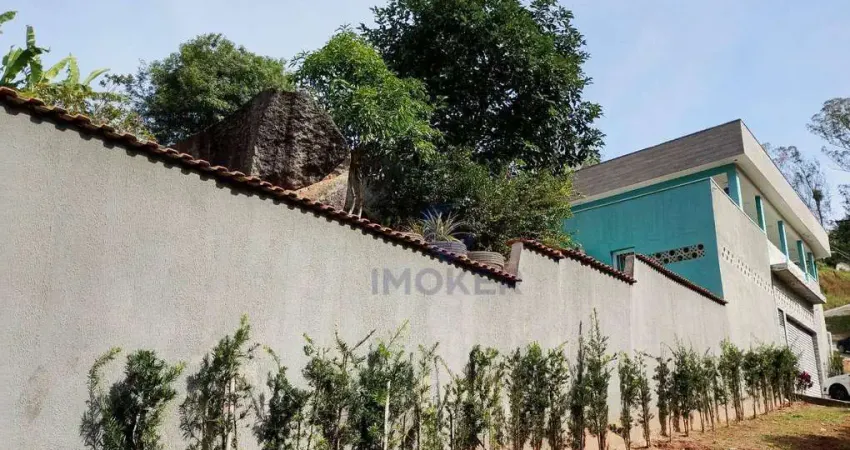 Chácara em Suzano/SP, 3 quartos (1 suíte); 6 vagas; 280 m²