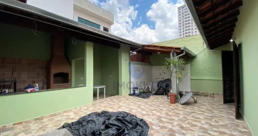 Sobrado (duas casas) próximo ao centro de suzano/sp; imóvel familiar ou renda; 4 dorms. (3 suítes); 3 vagas; churrasqueiras; quintal.