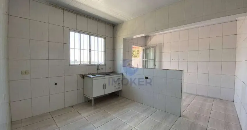 Casa/edícula em quintal compartilhado; 1 dormitório; 1 banheiro; sala; cozinha; área de serviço coberta; sacada; 1 vaga.