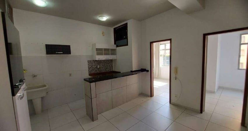 Apartamento com 2 quartos para alugar na Rua dos Guajajaras, --, Centro, Belo Horizonte