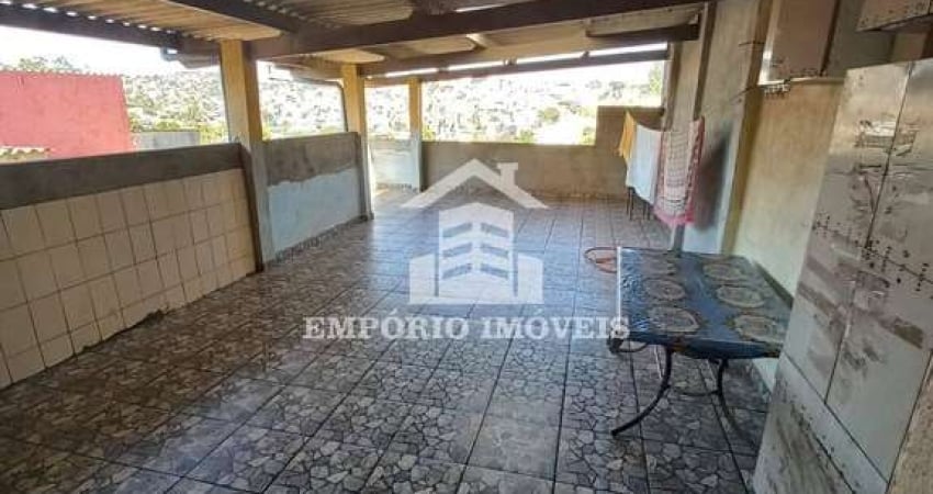 VENDE-SE   CASA  COM DOIS DORMITÓRIOS CID. TIRADENTES.
