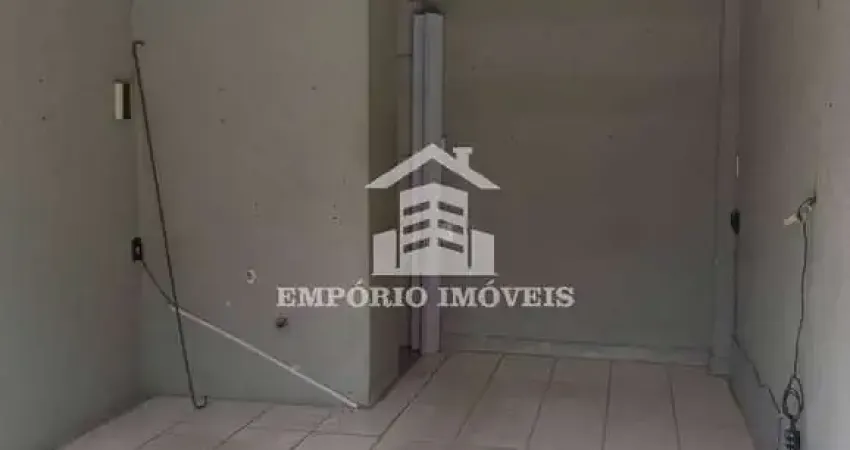 Aluga-se salão comercial com banheiro 3,00 x 5,5 mts na c. tiradentes