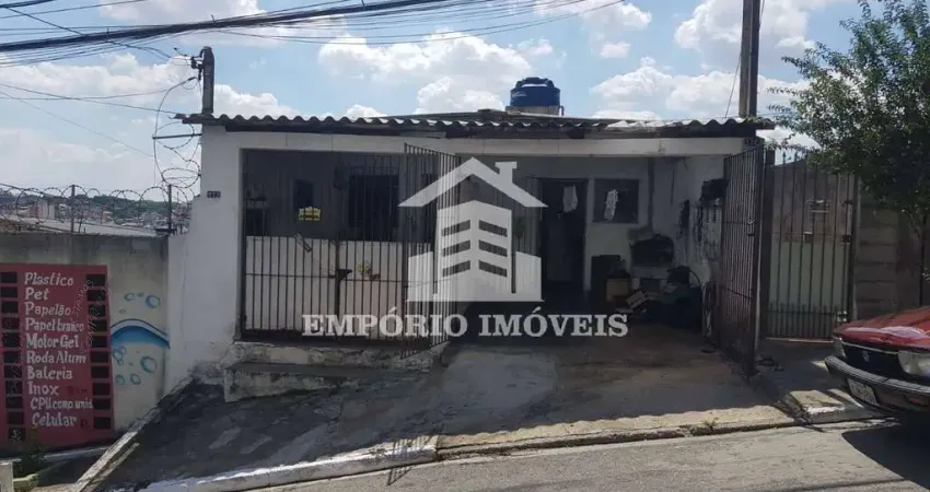 Vende -se um imovel com três casas no valor de C$ 590.000,00