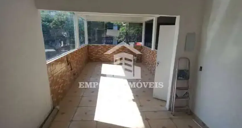 ALUGA-SE SALA COMERCIAL AV. DOS METARLUGICOS ÓTIMA LOCALIZAÇÃO
