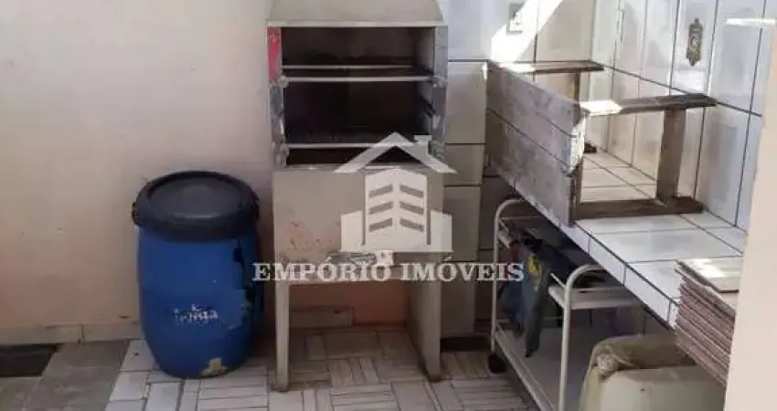 Casa do dois dormitórios e vaga de garagem para dois em cidade tiradentes.