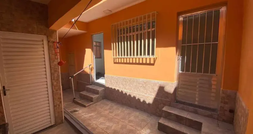 Casa térrea para locação com 2 dormitórios – quintal e área de serviço