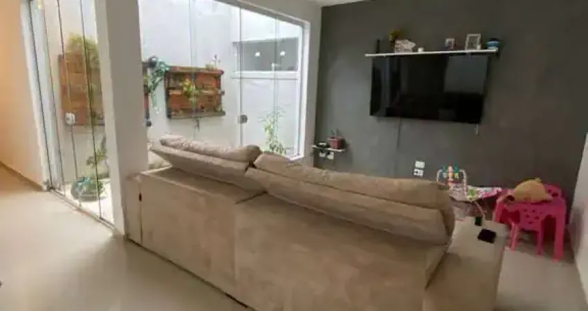 Casa térrea alto padrão com 3 suítes e quintal amplo no residencial mirage