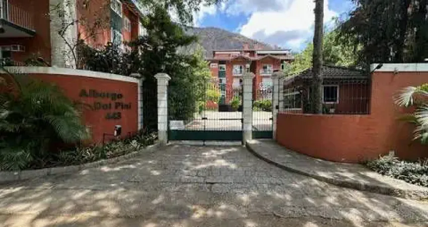 Cobertura duplex para venda em Condomínio mais charmoso de Itaipava