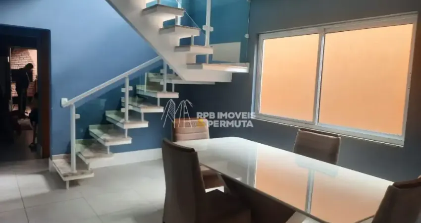 SOBRADO A VENDA 168 M² | 3 DORMITÓRIOS SENDO 1 SUÍTE | 2 VAGAS PARA AUTOMÓVEL E ÁREA GOURMET