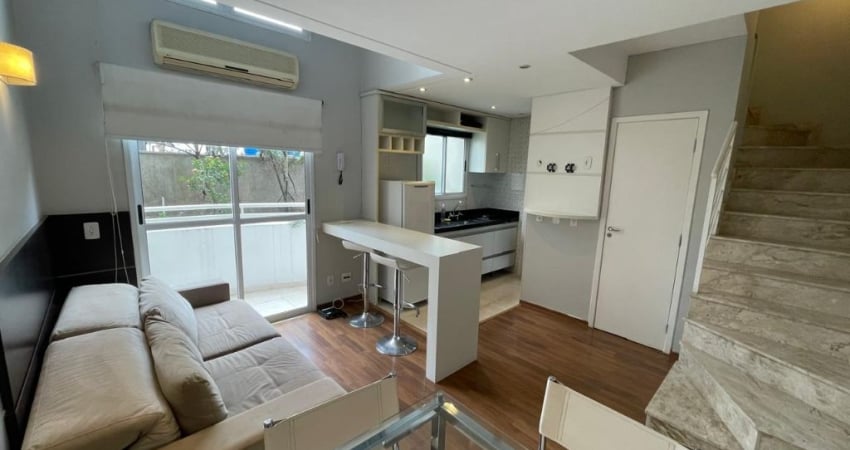 Duplex para aluguel | 1 suíte | varanda | lavabo | 1 vaga coberta c/ manbista em Itaim Bibi - São Paulo - SP