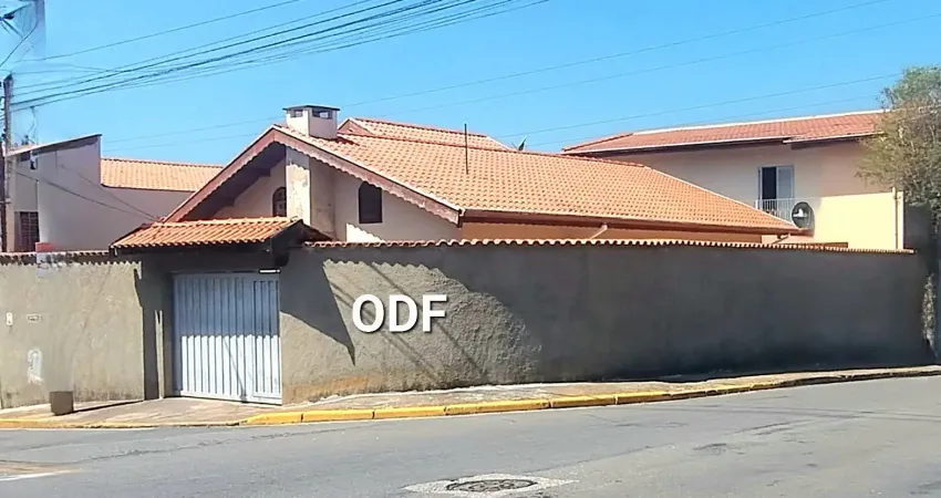 Ótima  casa terrea, edicula e área goumert com churrasqueira, 3 vagas,