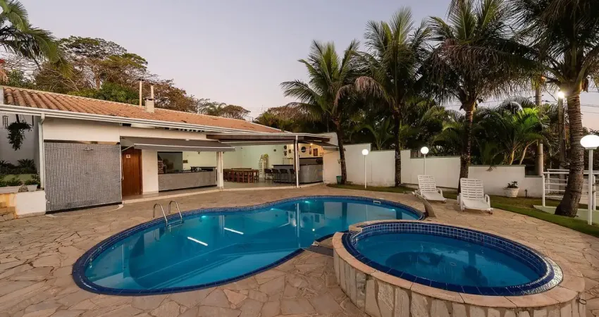 Maravilhosa chacara,  2 casas  2 piscina, salaosalao de festa.