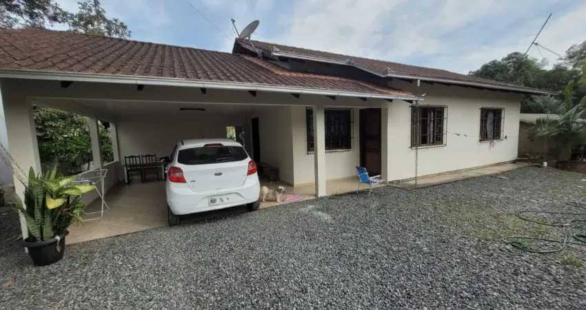 Casa com 3 quartos à venda na Rua Pedro Lessa, Boa Vista, Joinville