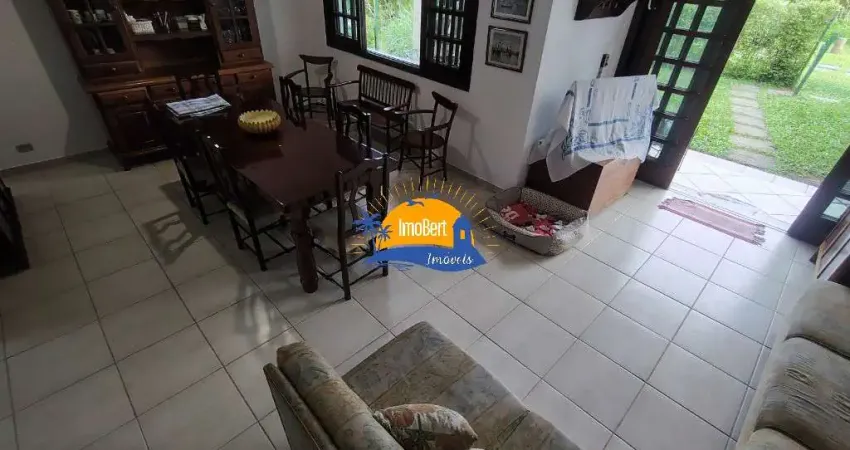Imperdível casa em condomínio no Indaiá! 4 quartos, 2 suítes, lazer completo e segurança em Bertioga-SP!