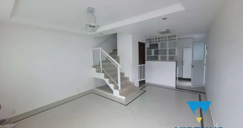 Casa duplex geminada, 3 quartos, suíte, sótão Freguesia, Estrada do Bananal
