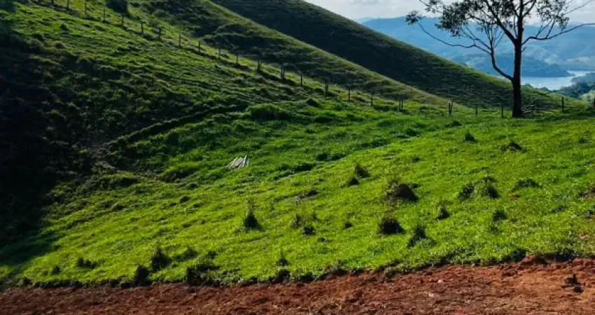 Terreno 600m² em igaratá, 1 km do asfalto . região com lago, pesqueiro, cachoeira e quadra esportiva. infraestrutura completa para construir!