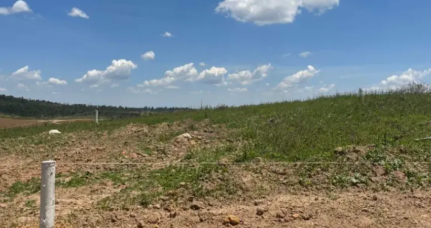 He parcelamento sem burocracia por 500m² com topografia excelente!