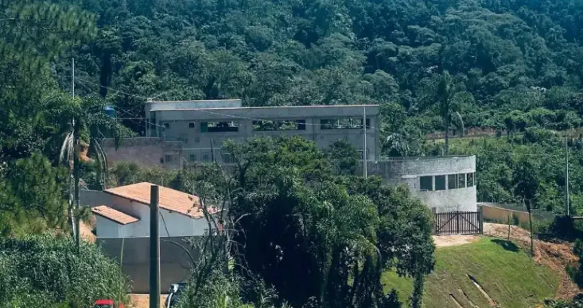 Oportunidade! terreno 600m² em santa isabel, perto de mogi, arujá e guararema
