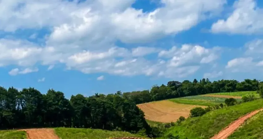 Ibiúna – lote fechado 600m², 1,4km do asfalto, perto de escola e mercado