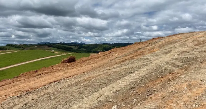 Lotes de 600m² em Mairiporã: natureza, vista incrível e pagamento facilitado!