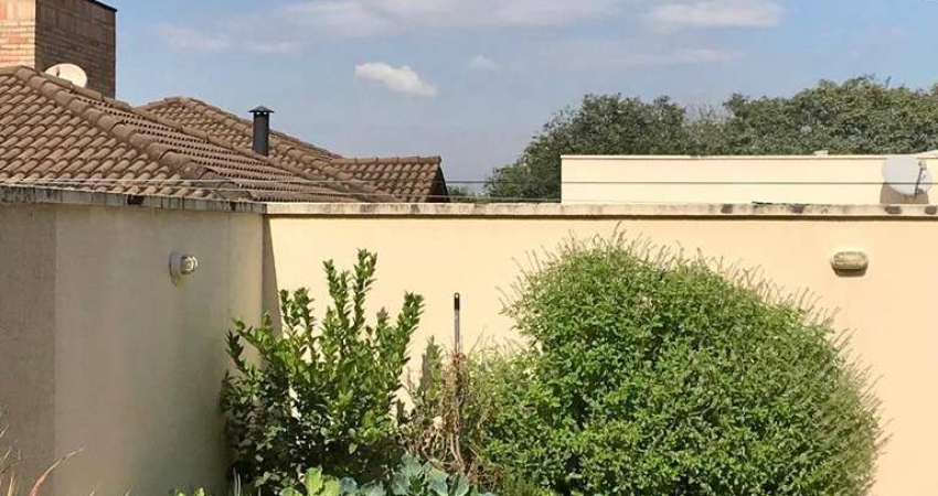 CASA ALPHAVILLE 11 / 5 SUITES / CONDOMINIO COM BELA ACADEMIA/ LAZER COMPLET