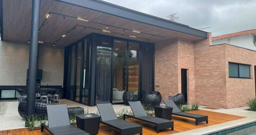 MANSÃO LOCALIZADA NO ALPHA 1 - CASA TERREA NUNCA HABITADA COM 4 SUITES
