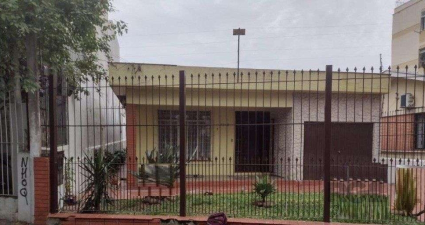 Casa com 3 quartos à venda na Rua Cipó, --, Passo da Areia, Porto Alegre