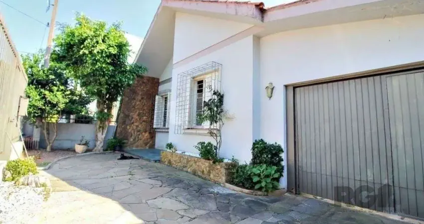 Casa com 4 quartos à venda na Rua General Cunha Louzada, --, Glória, Porto Alegre