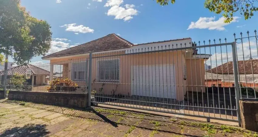 Casa de 3 Dormitório(s) Bairro Jardim Itu - Porto Alegre