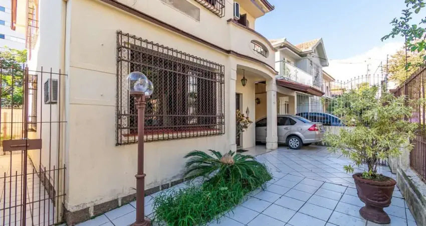 Casa com 3 quartos à venda na Rua Germano Hasslocher, --, Azenha, Porto Alegre