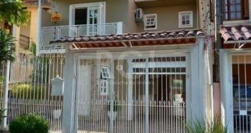 Casa para Venda - 231.52m², 3 dormitórios, sendo 1 suites, 2 vagas - Imperial Parque