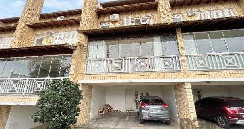 Casa Condominio em Porto Alegre, no bairro Sétimo Céu, com 4 dormitório(s), e 4 banheiros, à venda.
