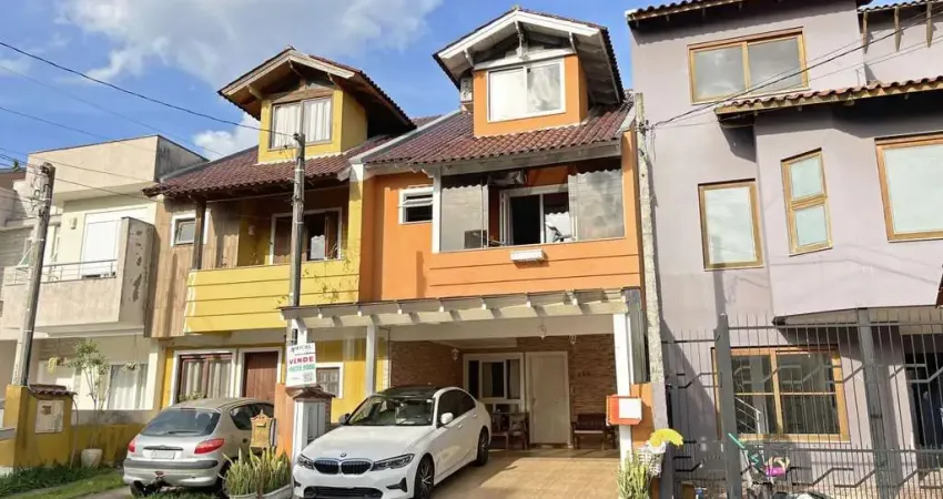 Casa em Porto Alegre, no bairro Hípica, com 3 dormitório(s), e 3 banheiros, à venda.