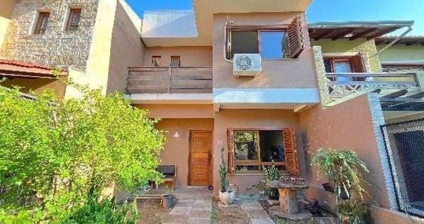 Casa em Porto Alegre, no bairro Hípica, com 3 dormitório(s), e 3 banheiros, à venda.