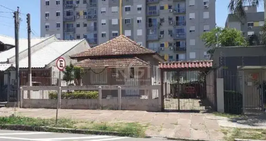 Casa com 2 quartos à venda na Rua Doutor Barcelos, --, Tristeza, Porto Alegre