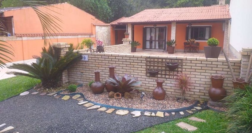 Casa para Venda - 198m², 2 dormitórios, 2 vagas - Belém Novo