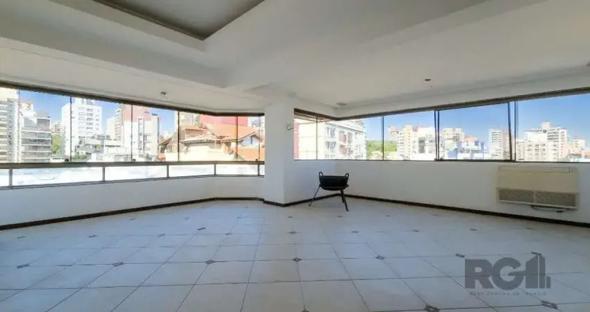 Cobertura com 222m² privativos, 3 quartos, 1 suite, lareira, piscina, 2 vagas no Bairro Rio Branco