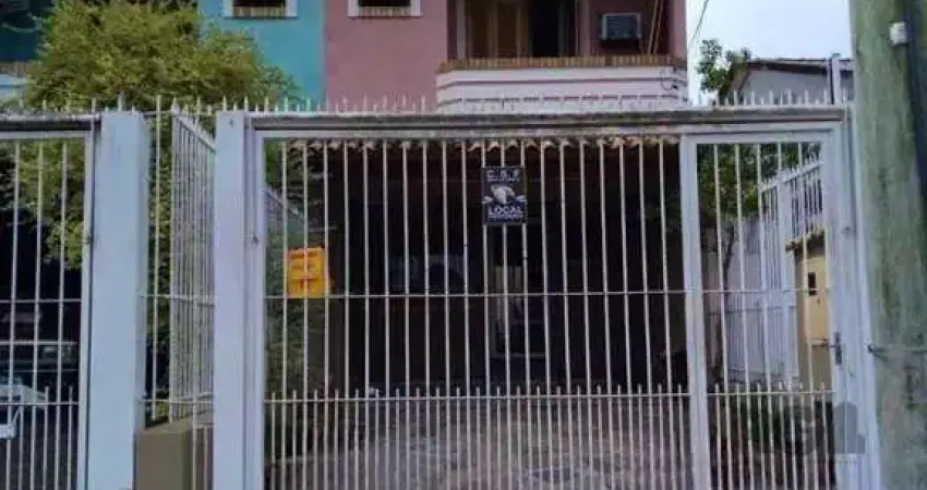 CASA | 2 DORMITÓRIOS | 1 SUÍTE | 2 VAGAS | PISCINA | SACADA | BAIRRO HÍPICA | ZONA SUL