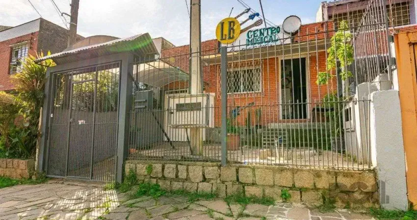 Casa com 3 quartos à venda na Avenida José Gertum, --, Chácara das Pedras, Porto Alegre