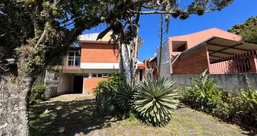 Casa com 3 quartos à venda na Rua Jacundá, --, Guarujá, Porto Alegre
