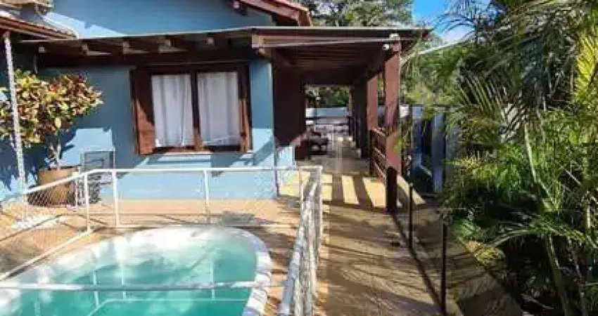 Casa para Venda - 125m², 3 dormitórios, sendo 1 suites, 2 vagas - Hípica
