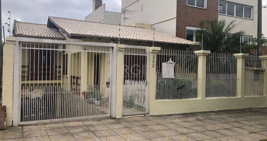 Casa para Venda - 227m², 4 dormitórios, sendo 1 suites, 3 vagas - Chácara das Pedras