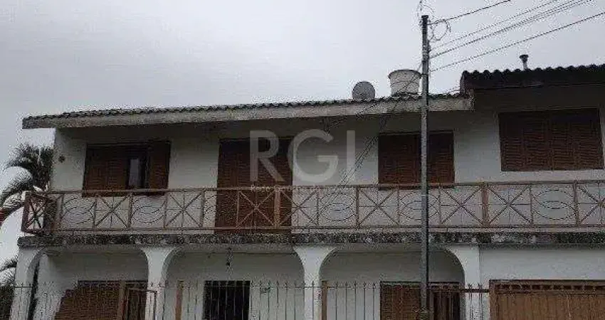 Casa 3 dormitórios, sendo 1 suites, 2 vagas - Medianeira, Porto Alegre/RS