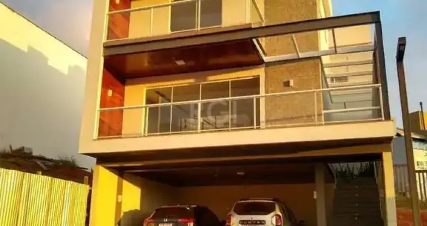 Casa para Venda - 200m², 3 dormitórios, sendo 1 suites, 2 vagas - Vila Nova, Porto Alegre