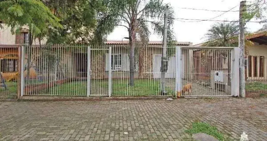 Casa para Venda - 180m², 3 dormitórios, sendo 1 suites, 2 vagas - Jardim Verde