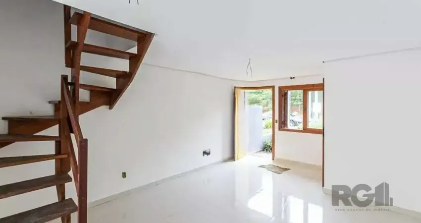 Casa para Venda - 150m², 2 dormitórios, Guarujá, Porto Alegre