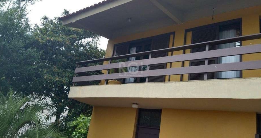 Casa para Venda - 294.4m², 3 dormitórios, sendo 2 suites, 2 vagas - Nonoai, Porto Alegre